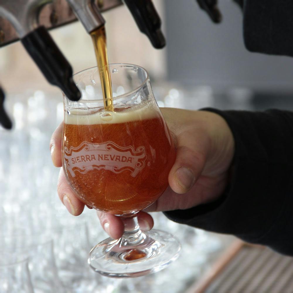 Sierra Nevada Luettich Balloon Glass with beer being poured 